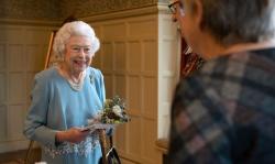 Ratu Elizabeth Mulai Perayaan Ulang Tahun Kenaikan Takhta Ke-70, Undang Warga Sekitar