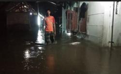 Banjir di Pekalongan Masih Tinggi, Ratusan Warga Bertahan di Pengungsian