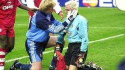 3 Momen Respek Paling Mengharukan dalam Pertandingan Sepak Bola, Nomor 2 Terjadi di Piala Dunia