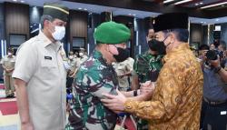 Mantan Danjen Kopassus Doni Monardo Jadi Ketum PPAD, KSAD Jenderal Dudung : Old Soldiers Never Die<