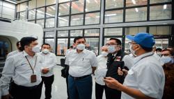 Tinjau Pesawat N219, Luhut Minta 70 Persen Gunakan Bahan Baku Lokal 