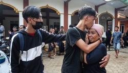 Momen Haru Pembebasan 64 Warga Desa Bener yang Menolak Proyek Bendungan Bener