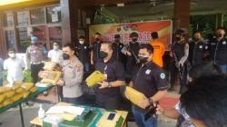 Polisi Tangkap Bandar Narkoba di Padang, Sita Barang Bukti Ganja 25 Kg