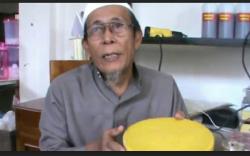 Kisah Ahmad Lakoni, Mantan Hakim yang Raup Untung Buat Lilin dari Sarang Lebah Liar