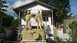 Tugu Pers Ini Kurang Mendapat Perhatian: Simpan Koleksi Foto Alex dan Frans Mendur