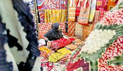 Belanja Kain Tradisional se-Indonesia di Pameran Adi Wastra Nusantara 2022