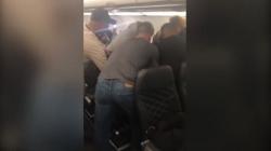  Pesawat Mendarat Darurat Gegara Seorang Pria Ancam Bunuh Semua Penumpang