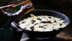 Beredar Minyak Goreng Palsu, Pelaku Campurkan Air dengan Pewarna Kuning