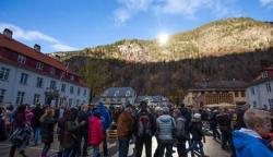 Deretan Negara Paling Jarang Tersentuh Sinar Matahari, Nomor 6 Pasang Cermin Raksasa