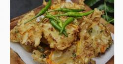 5 Cara Membuat Bakwan Enak, Makin Lezat Pakai Sambal Kacang