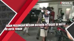 Petugas gabungan TNI, Polri, Satpol PP dan Bidang Perhubungan Kabupaten Tuban, Jawa Timur, Selasa  dinihari.