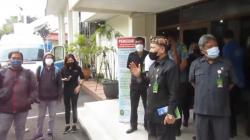 Sidang Vonis Herry Wirawan di PN Bandung Diwarnai Keributan<