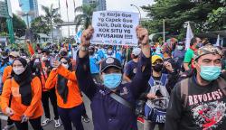 Tolak Pencairan JHT di Usia 56 Tahun, Ratusan Buruh Datangi Kantor Kemnaker