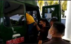 Kejari Muara Enim Tahan 2 Tersangka Korupsi Proyek Jalan <