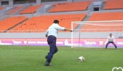 Anies Bobol Gawang Ridwan Kamil : Messi Ketar-Ketir Lihat Gol Penalti Ini<