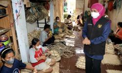 Gubernur Khofifah Dorong UKM Jatim Tembus Pasar Global lewat Desa Devisa