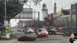 Lembang KBB Diterjang Angin Puting Beliung, Warga Kumandangkan Takbir<
