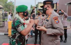 Gelar Pisah Sambut Danrem 031/Wirabima, Irjen Iqbal: Polda Riau-Korem Wirabima Saudara Kandung