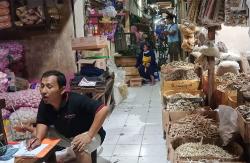Minyak Goreng di Gunungkidul Masih Langka, Pedagang Jual Paketan dengan Santan