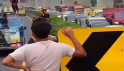 Puluhan Truk Blokade Tol Purbaleunyi Bandung, Lalu Lintas Macet Total <