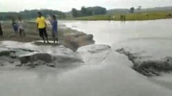 Bledug Cangkring di Grobogan Semburkan Lumpur Bercampur Belerang 