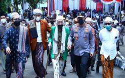 Ulama di Banten Ikut Vaksinasi Covid-19, Kapolri: Kabar Baik dan Motivasi bagi Masyarakat <
