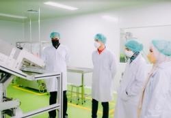 Kisah Karyawan Pabrik Sukses Bangun Pabrik Maklon Kosmetik Terbesar di Jabar