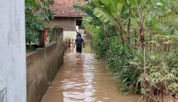 Warga KBB Meninggal Dunia gegara Syok Lihat Rumah Tersapu Puting Beliung<