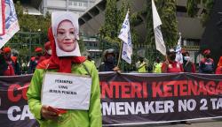 Buruh Semarang Demo Kantor DPRD Jateng, Tolak Permenaker No 2 Tahun 2022