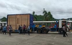 Speed, Patung Jokowi Naik Motor Tiba di Pelabuhan Lembar Lombok Barat<