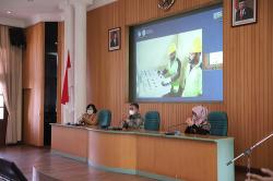 UGM Kembangkan Bahan Pewarna Alami dari Limbah Kayu Merbau di Papua