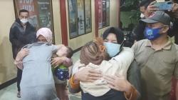 Peluk dan Tangis Haru Sambut Kedatangan 4 Gadis Korban Perdagangan Orang di Papua