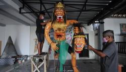 Melihat Pembuatan Ogoh-Ogoh Jelang Hari Raya Nyepi