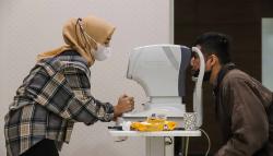 MNC Peduli dan Kasoem Vision Care Adakan Pemeriksaan Mata Gratis, Karyawan : Ini Sangat Penting