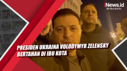 Video Presiden Ukraina Volodymyr Zelensky Bertahan di Ibu Kota