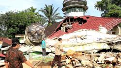 Kemenag Serahkan Rp2,35 M, Bantu Posko hingga Masjid Terdampak Gempa Pasaman Barat