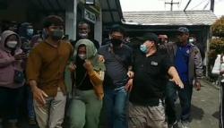 Diduga Nipu Rp20 Miliar dengan Modus Lelang Arisan, Perempuan di Sumedang Ditangkap <