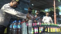  Polres Jepara Sita Ratusan Botol Miras di Tempat Hajatan