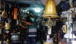 Kios Barang Antik di Surabaya Sepi Pengunjung