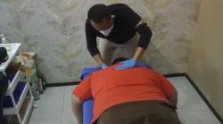 Setelah Viral, Metode Pengobatan Kretek-Kretek Digandrungi Warga di Semarang 