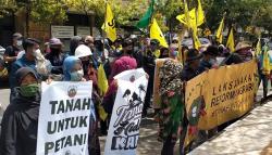 Petani Kepung Kantor Pemkab Indramayu, Tuntut Pemerintah Tegakkan Reforma Agraria