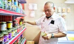 La Nyalla Ajak Masyarakat Jatim Awasi Distribusi Minyak Goreng di Pasar Tradisional <