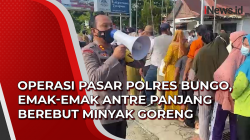 Video Operasi Pasar Polres Bungo, Emak-Emak Antre Panjang Berebut Minyak Goreng