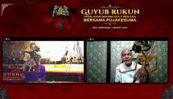  Aksi Kocak Ganjar Mendadak Jadi Dalang Bikin Sujiwo Tejo Hanyut dalam Suasana