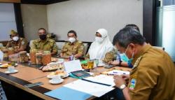 Terobosan Baru, Aspal Plastik Diuji Coba di Garut untuk Jalan Sepanjang 23 Km<