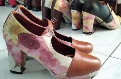 Mahasiswa UNY Teliti Ecoprint pada Media Kulit, Cocok untuk Sepatu