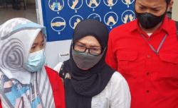 Minta Maaf ke Ahmad Sahroni, Ibu Adam Deni Menangis Sesenggukan