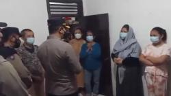 Suasana Keluarga Korban KKB Papua Tunggu Jasad Billy Dikirim ke Rumah di Bandung