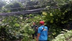 Cuaca Ektrem Landa Bandung, Hujan Es Terjang Cicadas dan Antapani<