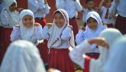 Tawa Ceria Pelajar SD Korban Gempa Pasaman Ikuti Trauma Healing